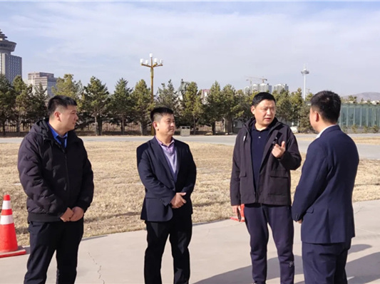 集團總經(jīng)理岳鋒到城市公司調(diào)研指導(dǎo)工作