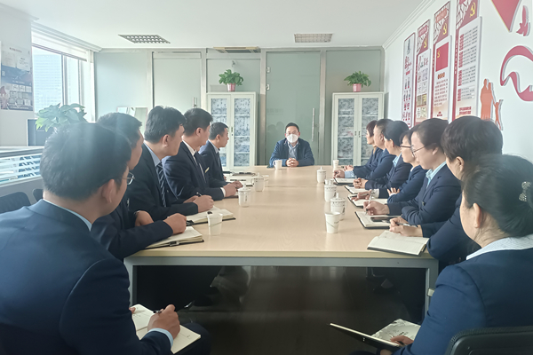 中土物業(yè)集團(tuán)董事長熊新發(fā)一行到濰坊公司視察指導(dǎo)工作